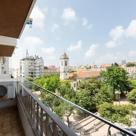 Charming Bright In Anjos Apartment