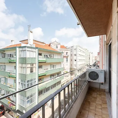 Charming Bright In Anjos Lisbon